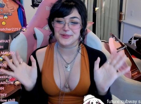 Nacktes geleaktes OnlyFans-Foto von Bellabun