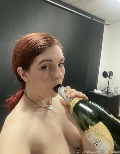 Alasti lekkinud OnlyFans-i pilt Britishpixie