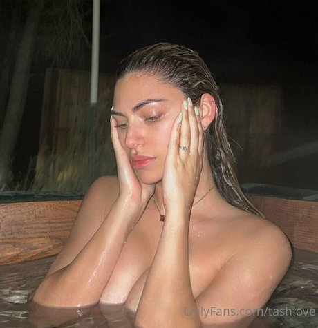 Foto di nudo di fuga di OnlyFans di Tashlove