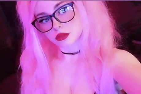 Обнаженная фотография утечки OnlyFans от Alyatrosk