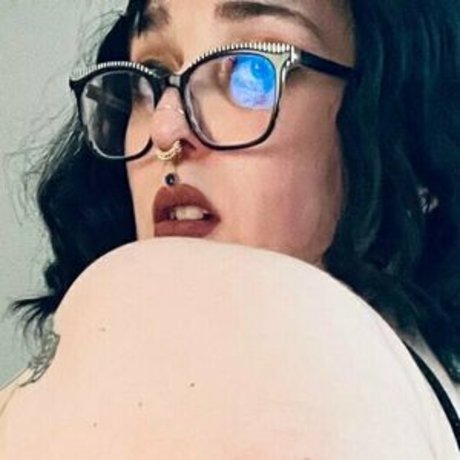 Photo nue de fuite OnlyFans de Mommyglutton