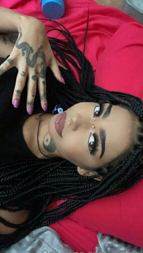 Nahá fotka uniklých OnlyFans od Glizzjo