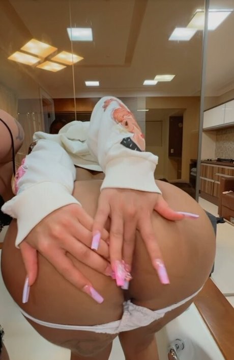 Nahá fotka uniklých OnlyFans od Hillary Fabii