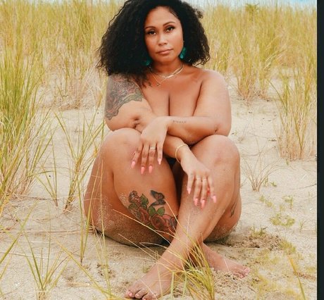 Naakte gelekte OnlyFans-foto van Fitandfancy