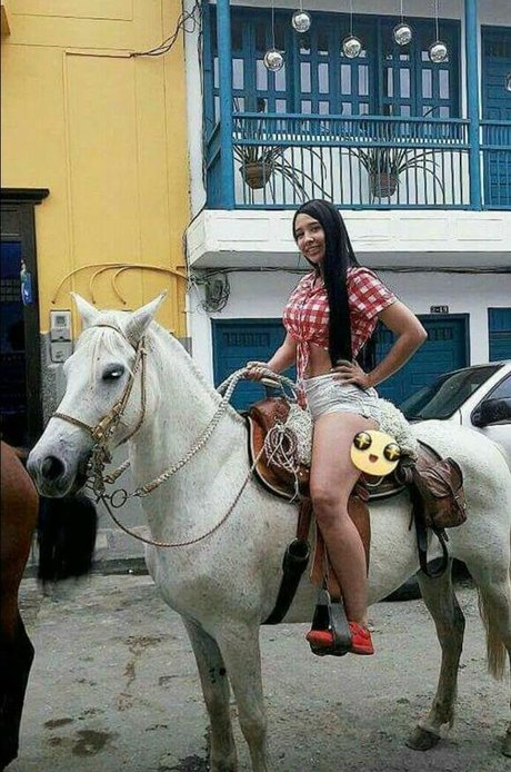 Nahá fotka uniklých OnlyFans od Yeraldin