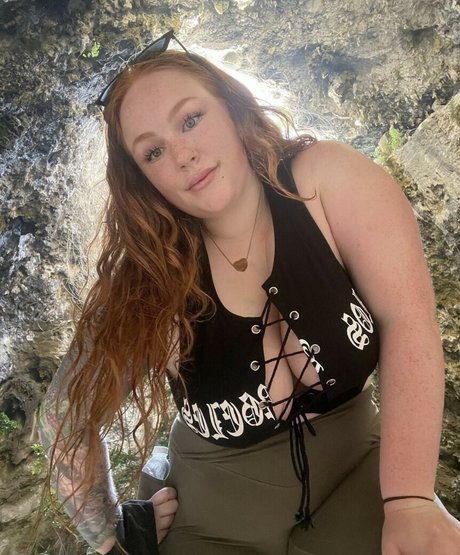 Naken lekkede OnlyFans-bilde av Lunaloufox