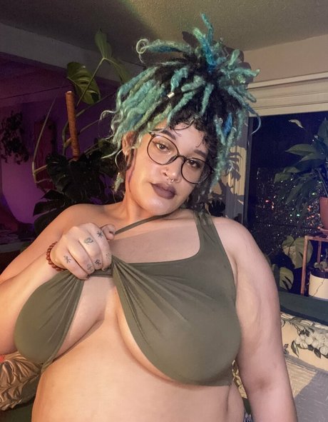 Обнаженная фотография утечки OnlyFans от Stickyempress