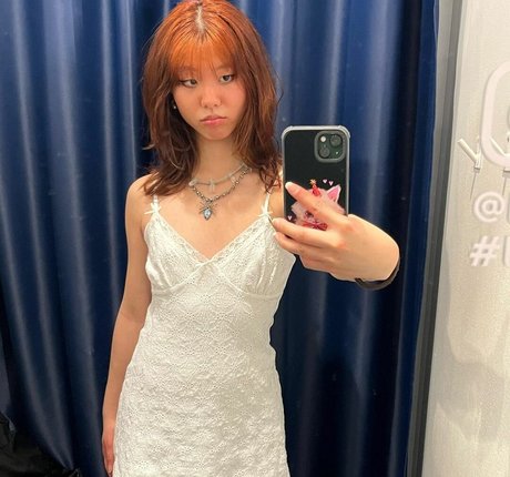 Nahá fotka uniklých OnlyFans od Olivia Sun