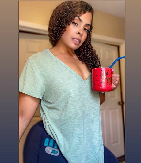 Nahá fotka uniklých OnlyFans od Jamiliasworld