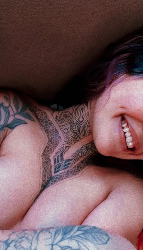 Naken lekkede OnlyFans-bilde av Athemonnia