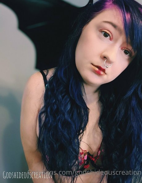 Alasti lekkinud OnlyFans-i pilt Godshideouscreation