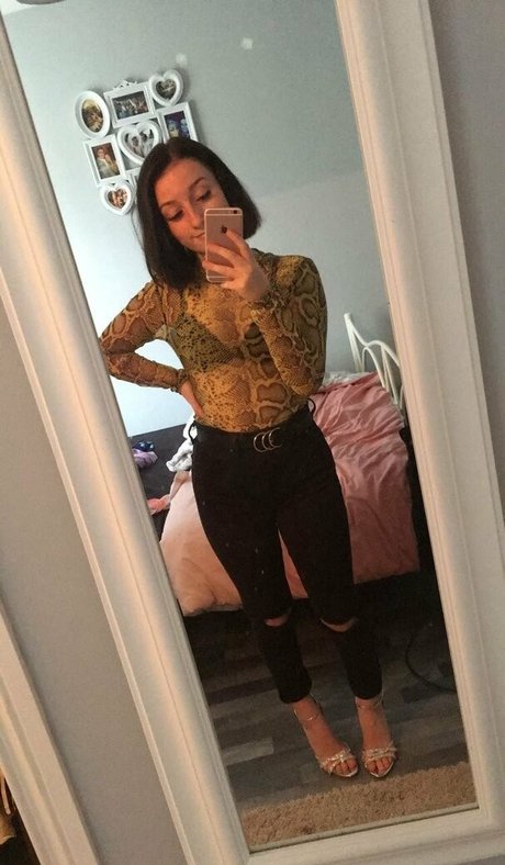 Nahá fotka uniklých OnlyFans od Yaz12345