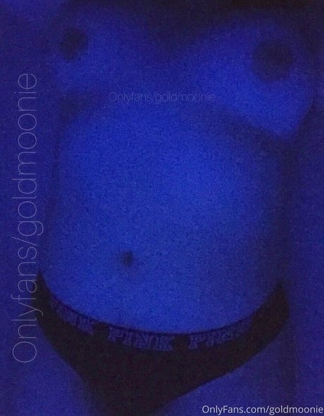 Alasti lekkinud OnlyFans-i pilt Goldmoonie