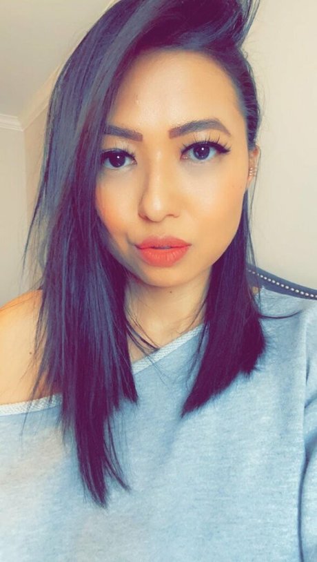 Photo nue de fuite OnlyFans de Randomsuburbanite Rose