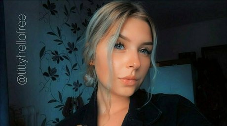 Naakte gelekte OnlyFans-foto van Kykyfree