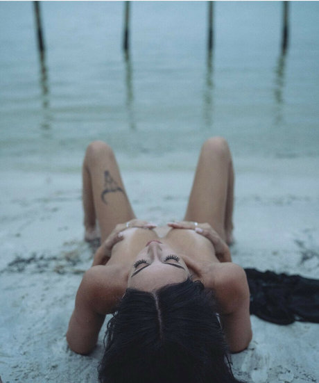 Alasti lekkinud OnlyFans-i pilt Kkladnier