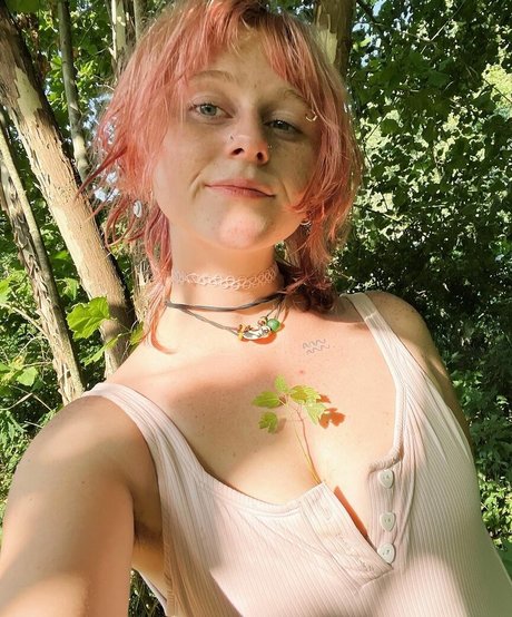 Alasti lekkinud OnlyFans-i pilt Savvaisling