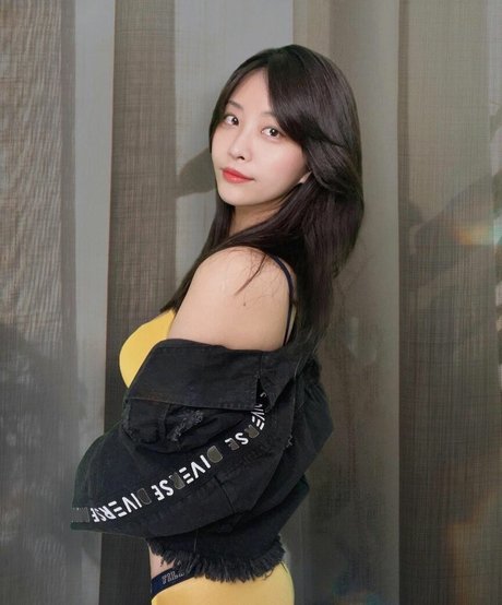 Naken lekkede OnlyFans-bilde av Mimo Asmr