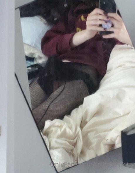 Alasti lekkinud OnlyFans-i pilt Telepathikitty