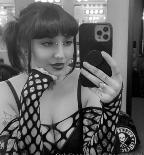 Foto desnuda filtrada de OnlyFans de Th3horrorlov3r