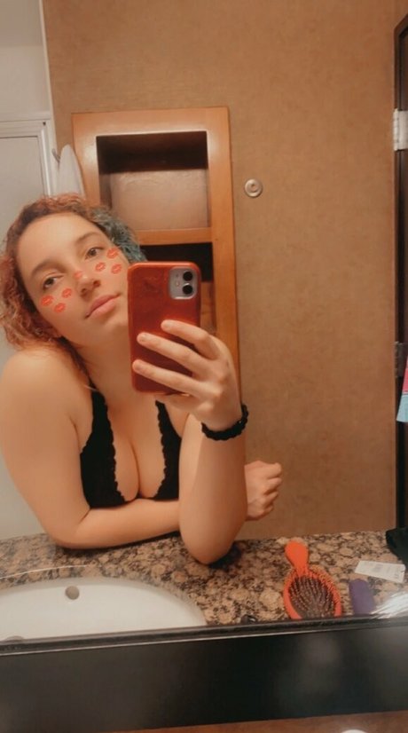 Обнаженная фотография утечки OnlyFans от Itsyagirlsky