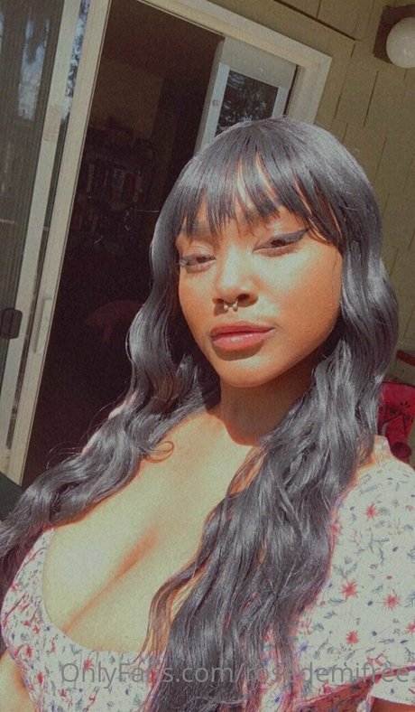 Naken lekkede OnlyFans-bilde av Rosedemifree