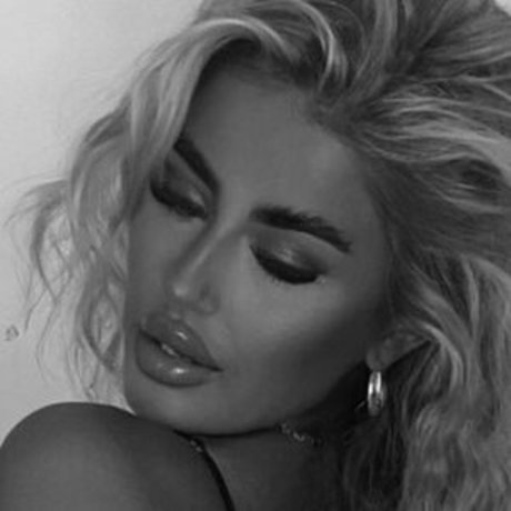 Nahá fotka uniklých OnlyFans od Emleahhhh