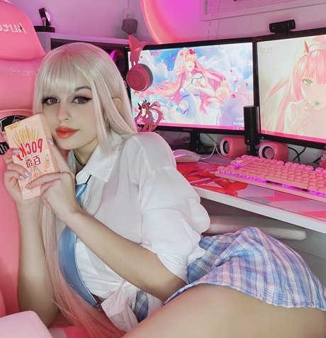 Alasti lekkinud OnlyFans-i pilt Waifywaifu