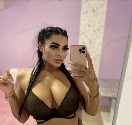 Naken läckt OnlyFans-bild av Nincsnincs0702