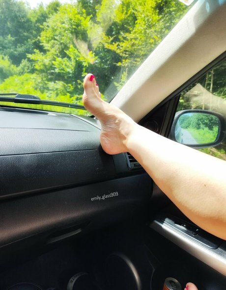 Alasti lekkinud OnlyFans-i pilt Emily Glass