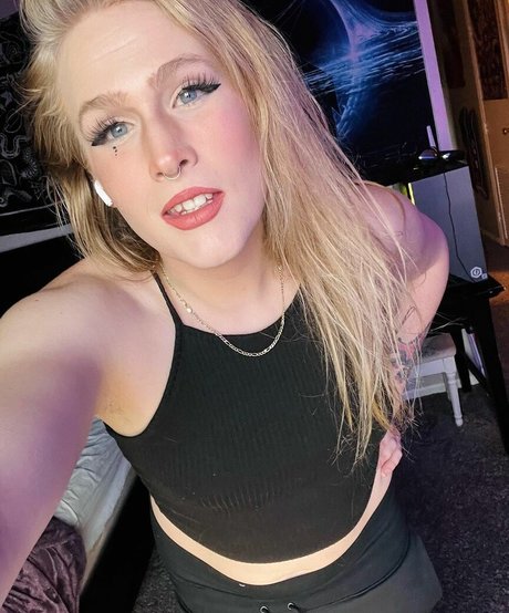 Обнаженная фотография утечки OnlyFans от Ghost Romper