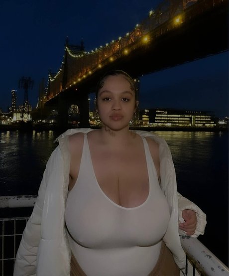 Sincerelyitsjulie naked leaks OnlyFans pic