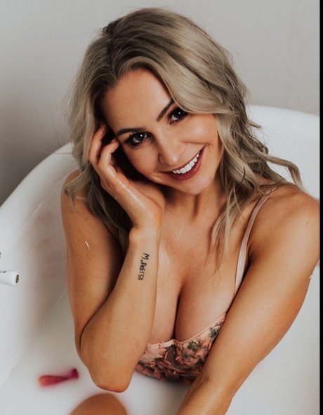 Bikinibarbieee naked leaks OnlyFans pic