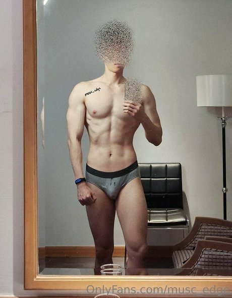 Foto di nudo di fuga di OnlyFans di Muscedge