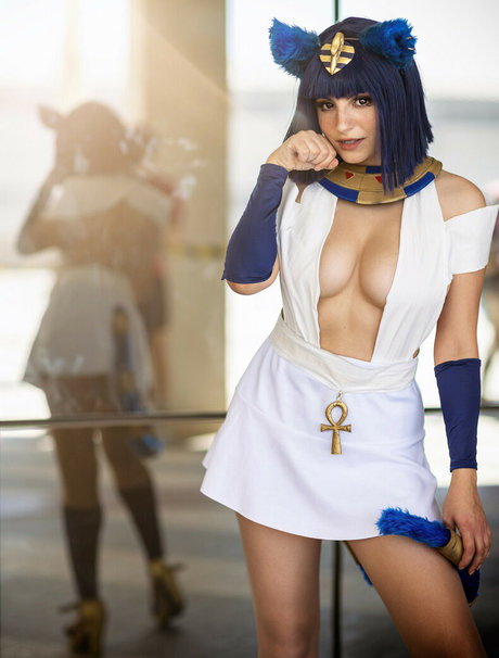 Naakte gelekte OnlyFans-foto van Asia Carfi