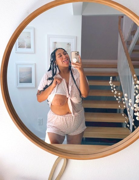 Naken lekkede OnlyFans-bilde av Rosa Guttierez