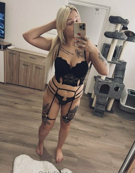 Nacktes geleaktes OnlyFans-Foto von Katrinakutiku