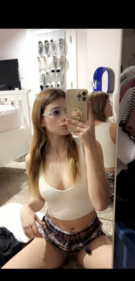 Naken lekkede OnlyFans-bilde av Katie Nilsen