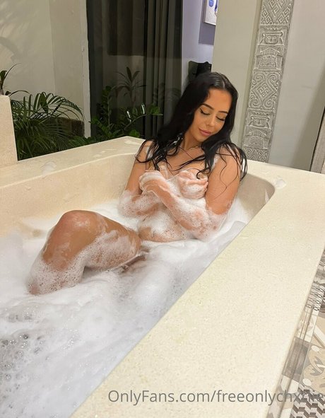 Foto di nudo di fuga di OnlyFans di Freeonlychxrlie