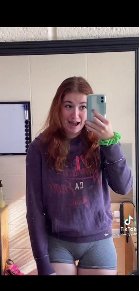 Photo nue de fuite OnlyFans de Howdyhowdyyall1