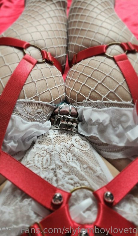 Naken lekkede OnlyFans-bilde av Slyfemboylovetoy