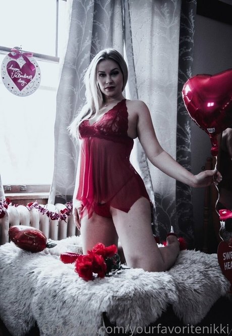 Nacktes geleaktes OnlyFans-Foto von Nikki Baker