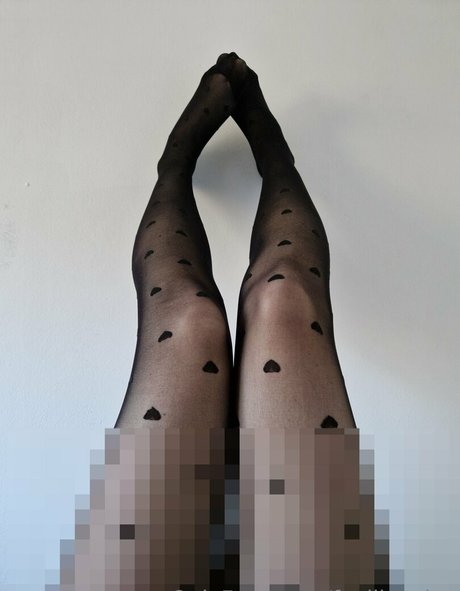 Alasti lekkinud OnlyFans-i pilt Favlibrarian