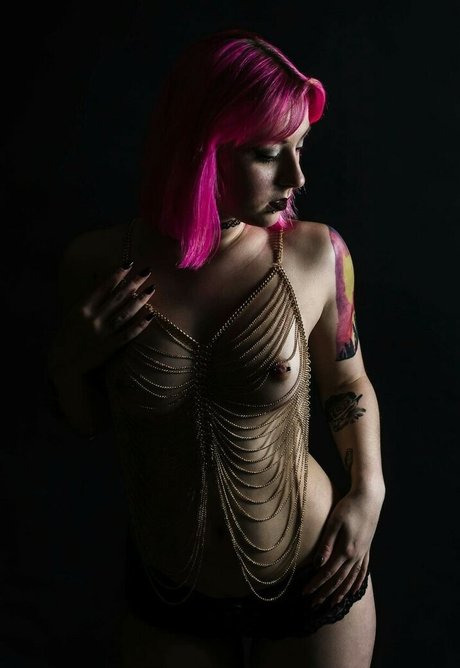 Foto di nudo di fuga di OnlyFans di Midnight Mary