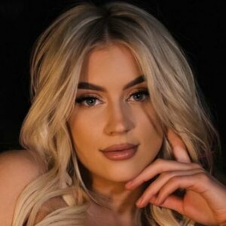 Nacktes geleaktes OnlyFans-Foto von Ashly Schwan