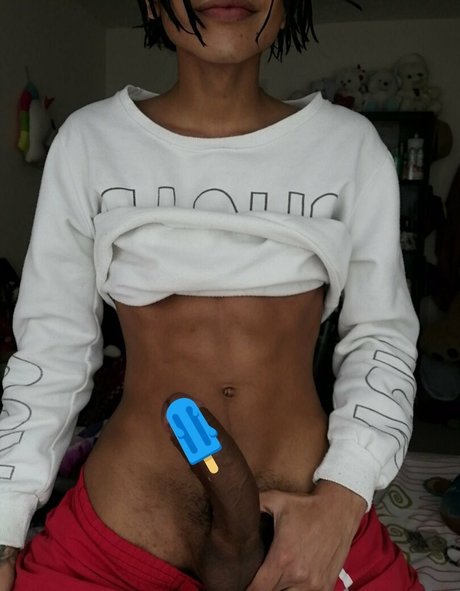 Naakte gelekte OnlyFans-foto van Nefertiti Angel