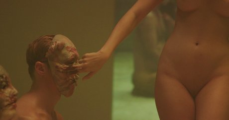 Nahá fotka uniklých OnlyFans od Mia Goth