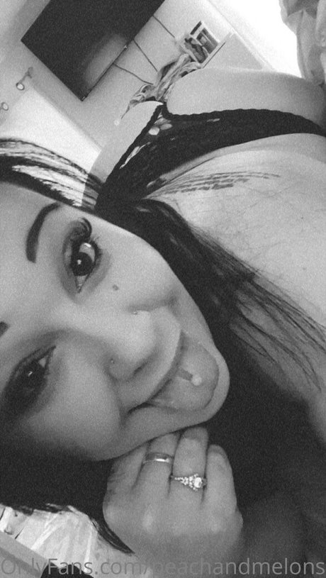 Peachandmelons95 naked leaks OnlyFans pic
