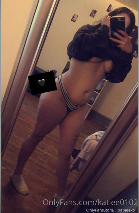Naken lekkede OnlyFans-bilde av Katiee0102