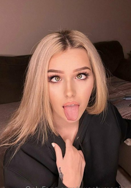 Foto di nudo di fuga di OnlyFans di Sweetymonica